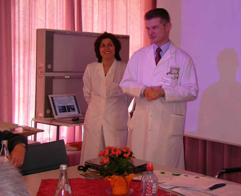 Exkursion des LVBW in die Klinik Schillerhöhe in Gerlingen mit Besichtigung des Schlaflabors im Februar 2010. Begrüßung durch Chefarzt Prof. Dr. Martin Kohlhäufl und Dipl. Psych. Sabine Eller, Somnologin und Schlaflaborleiterin